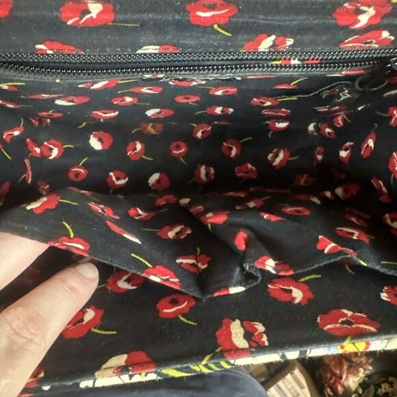 Vera Bradley Poppy Fields Crossbody Artsy Handbag Floral Whimsgoth Quilted - Picture 9 of 16